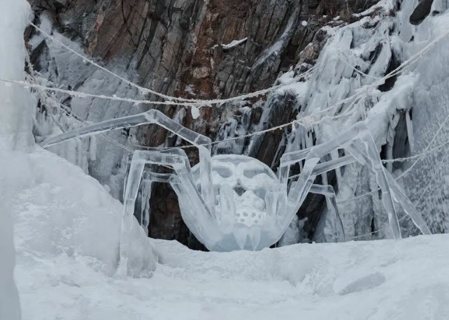 Наплески Байкала лед