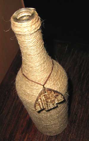 Бутылка декорированная шпагатом (мастер-класс по созданию вазы)