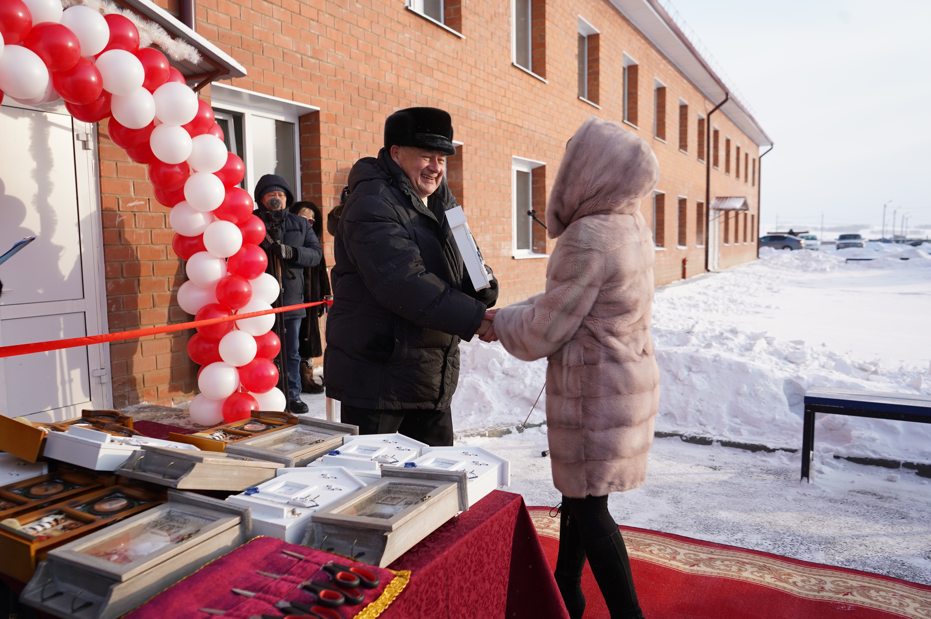 Сотрудники Аларской районной больницы получили квартиры в новом доме в  посёлке Кутулик | 30.12.2019 | Новости Иркутска - БезФормата