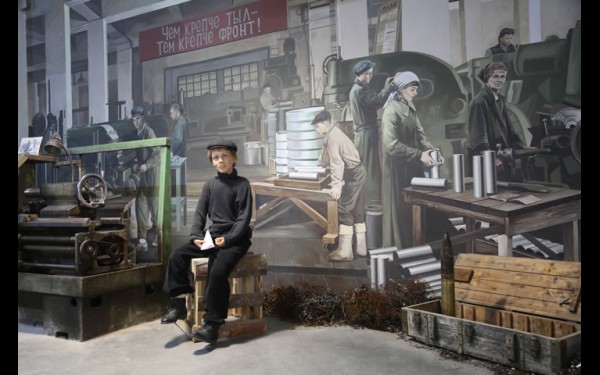 Экспозиция, посвященная Куйбышевскому заводу в годы ВОВ, в Музее русской армии в Иркутске.
