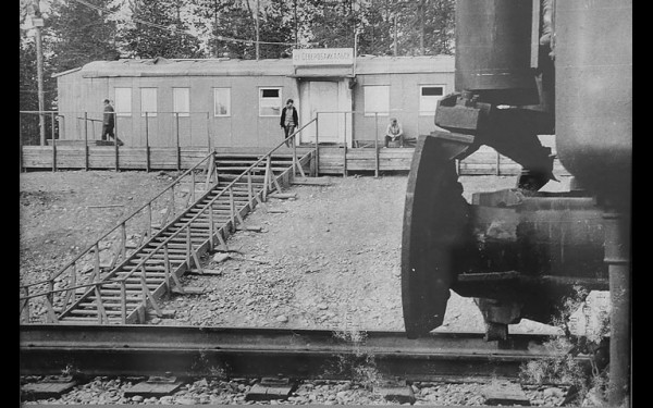 Первый вокзал-вагончик станции Северобайкальск (фото из музея железнодорожников)