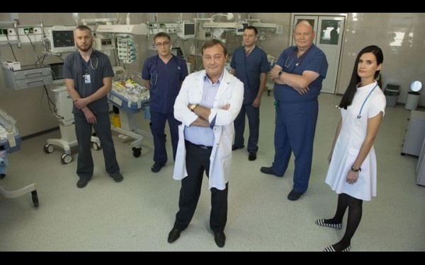 В 2017 году о хирургах Ивано-Матрёнинской детской больницы команда Discovery сняла сериал «Спасая младенцев»