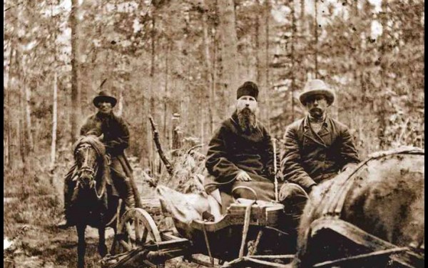 Епископ Евгений Зернов во время поездки в Киренский уезд Иркутской губернии. Лето 1913 года