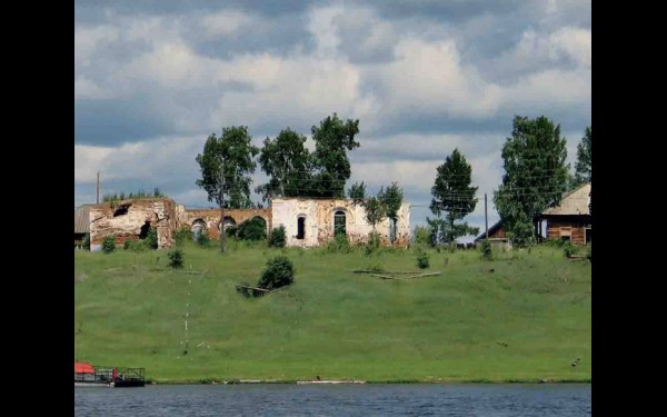 Церковь Спаса Неруктоворного Образа, основанная в 1792 году. Посёлок Кежма Красноярского края, затопленный в 2012 году
