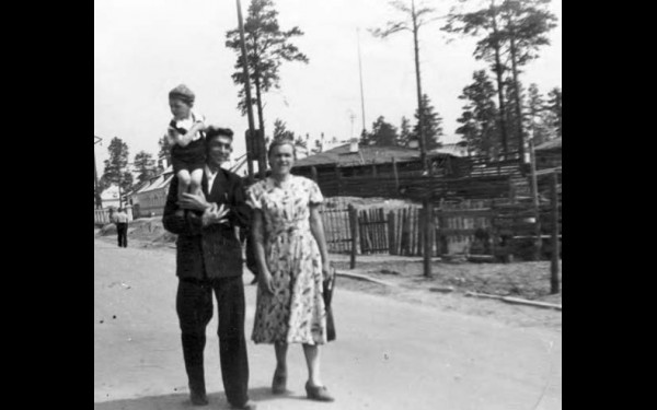 Семья Галкиных в посёлке Лиственничном