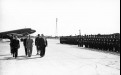 Прибытие делегации ГДР в Пекин 25 сентября 1954 года. На заднем плане Ли-2 СКОГА.
