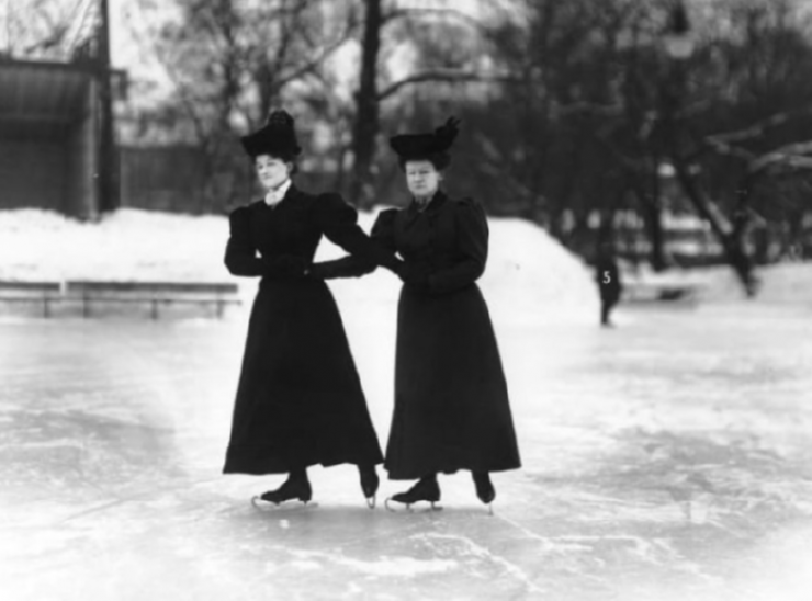 Юсуповский сад. Женщины на катке. 1900 год. Мультимедиа Арт Музей, Москва Юсуповский сад. Женщины на катке. 1900 год. Мультимедиа Арт Музей, Москва