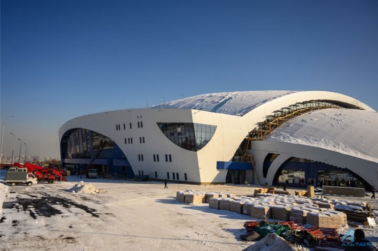 Ледовый дворец, или, полностью, Центр по хоккею с мячом и конькобежным видам спорта «Байкал», уже называют уникальным спортобъектом не только для Иркутска, но и для всей России.