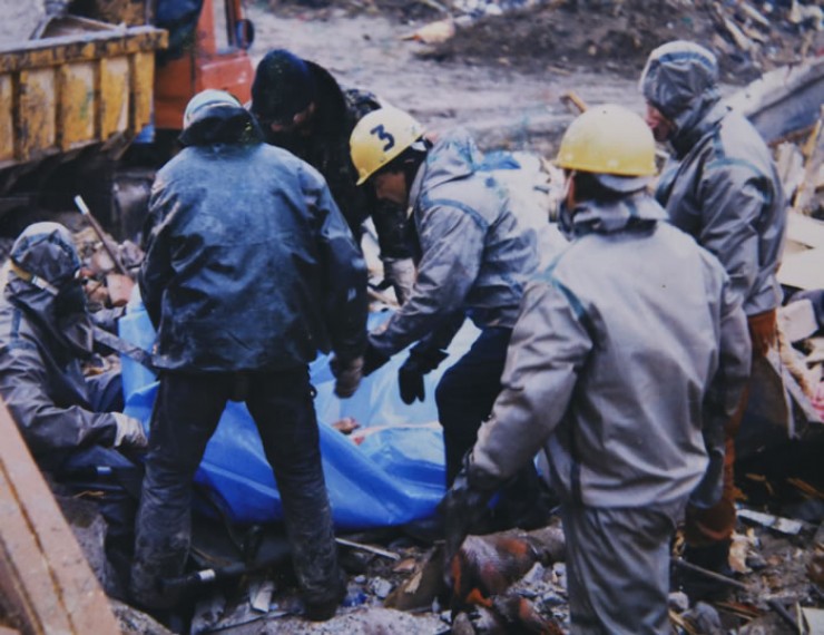 Подземная стихия ударила 28 мая 1995 года глубокой ночью, за 17 секунд полностью разрушив поселок Нефтегорск, где проживали 3,2 тысячи человек.
