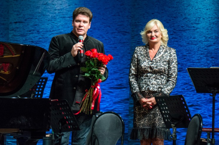 Денис Мацуев и Татьяна Казакова организовали первый концерт «Музыка, которая лечит» в 2013 году. С тех пор проведение благотворительного мероприятия стало доброй традицией.