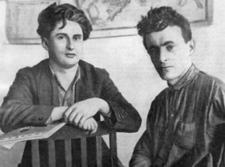 Иосиф Уткин (слева) и неизвестный товарищ