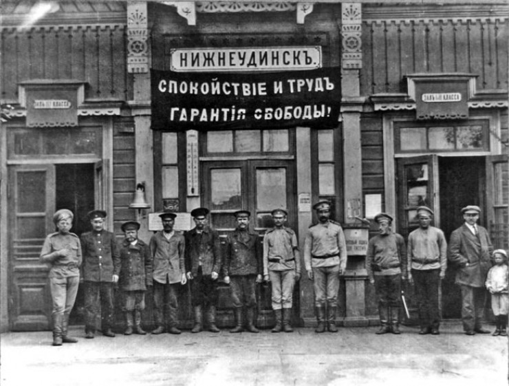 Вокзал станции Нижнеудинск. 1917 год. Фото О.С. Уайтмана.