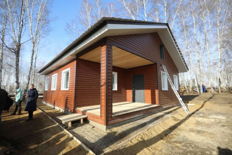 Сертификаты на приобретение жилья взамен утраченного уже оплачены 1400 семьям на общую сумму около 4 млрд рублей.