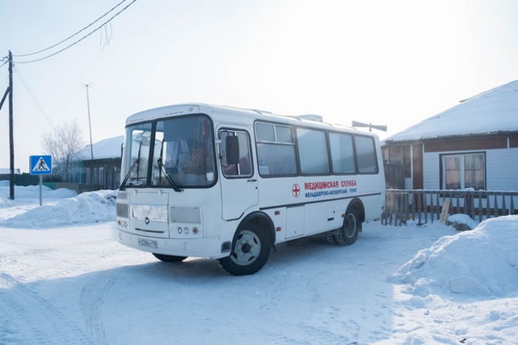 Автобус принимает пациентов в деревнях  и сёлах