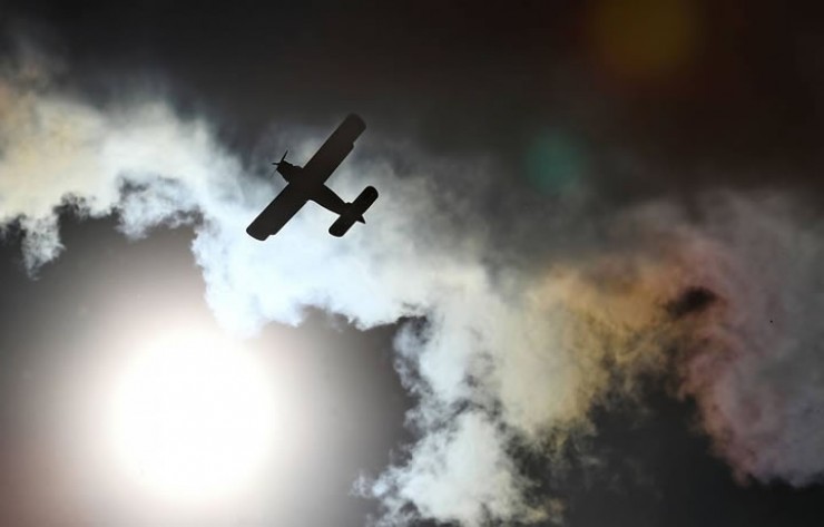 Пропавший Ан-2 вылетел из поселка Кырен в Бурятии вечером 19 июля. На борту находились шесть летчиков — два члена экипажа и четверо их коллег. Шел облет территории для дальнейшей химической обработки лесов с воздуха от тутового шелкопряда.