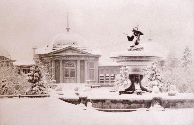Иркутск, фонтан и беседка в Александровском саду, 1919 год. Фото Густава Энне.