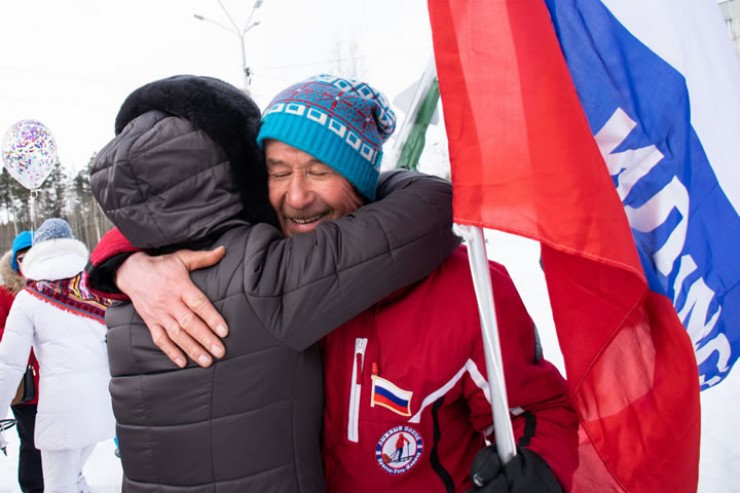 Многие в Усть-Илимске ждали возвращения группы  лыжников. 230 километров преодолели они за 12 дней и вернулись к любимым женщинам к 8 Марта. 