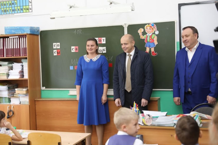 Спикер Законодательного Собрания посетил учебные заведения в Иркутском районе. 