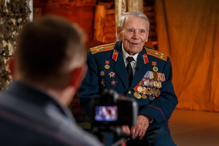 Разведчик Василий Дыгай, справивший совсем недавно 100-летний юбилей, — один из главных героев документального фильма, который войдет в проект «75 фильмов к 75-летию Победы»