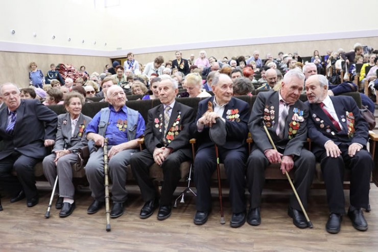 Участники Великой Отечественной войны сидели в почётном первом ряду
