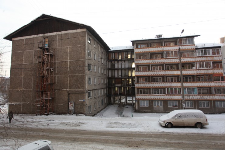 Неспокойное общежитие в переулке Пограничном в Иркутске стало самым пожароопасным в последнее время. На рождественский пожар из него эвакуировалось более 200 человек.