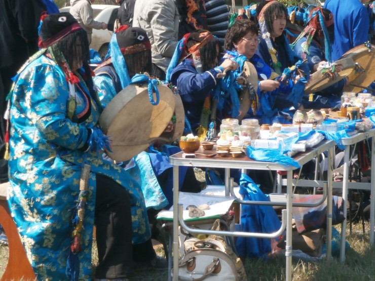 В обряде приняли участие девять шаманов из иркутской религиозной организации «Байкал». 