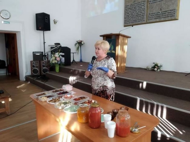 Ирина Кольцова на лекции в клубе органического земледелия