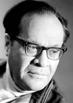 Михаил Львович Матусовский (1915—1990), советский поэт. Стихи в защиту мира, тексты популярных лирических песен («Школьный вальс», «Подмосковные вечера») Михаил Львович Матусовский (1915—1990), советский поэт. Стихи в защиту мира, тексты популярных лирических песен («Школьный вальс», «Подмосковные вечера»)