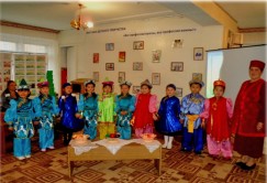 Дети Боханского детского сада №1на празднике «Сагаалган» читают благопожелания и рассказывают свою родословную.