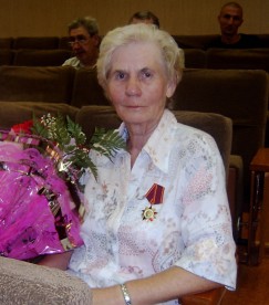 Нина Георгиевна Баканова в день награждения орденом ЦК КПРФ «Партийная доблесть». 19 июля 2008 года.