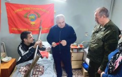 В декабре 2022 года во время поездки на Донбасс депутат Государственной Думы Сергей Левченко наградил старшего лейтенанта Андрея Сергеевича Шестова (Юрьева), бывшего первого секретаря Луганского горкома комсомола, знаменем Победы и юбилейной медалью «В ознаменование 100-летия образования СССР» за его отвагу и смелость. В декабре 2022 года во время поездки на Донбасс депутат Государственной Думы Сергей Левченко наградил старшего лейтенанта Андрея Сергеевича Шестова (Юрьева), бывшего первого секретаря Луганского горкома комсомола, знаменем Победы и юбилейной медалью «В ознаменование 100-летия образования СССР» за его отвагу и смелость.