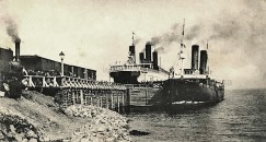 Уникальный снимок: ледоколы «Байкал» и «Ангара» вместе на одной пристани