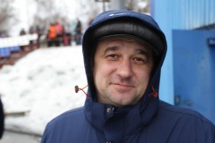 Анатолий Михаль, водитель ледозаливочной машины, — один из тех, кто сумел спасти лед.