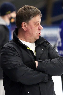 Наставник иркутской команды  Владимир Наумов
