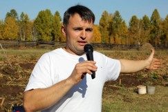 Виктор Синкевич отдал под арену сражений собственное картофельное поле