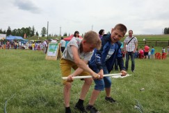 В молодецких забавах выясняли, кто самый сильный и ловкий