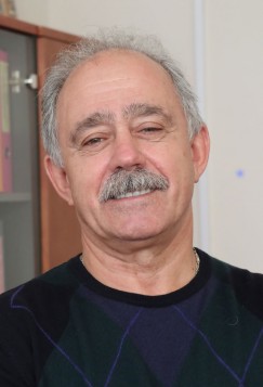 Председатель жюри народный артист России Леонид Милованов