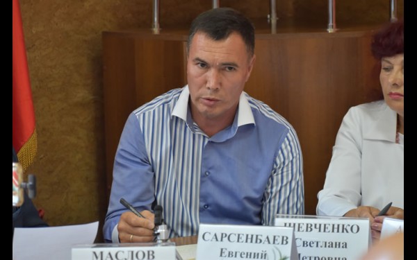 Депутат от Ангарска в Заксобрании региона Евгений Сарсенбаев