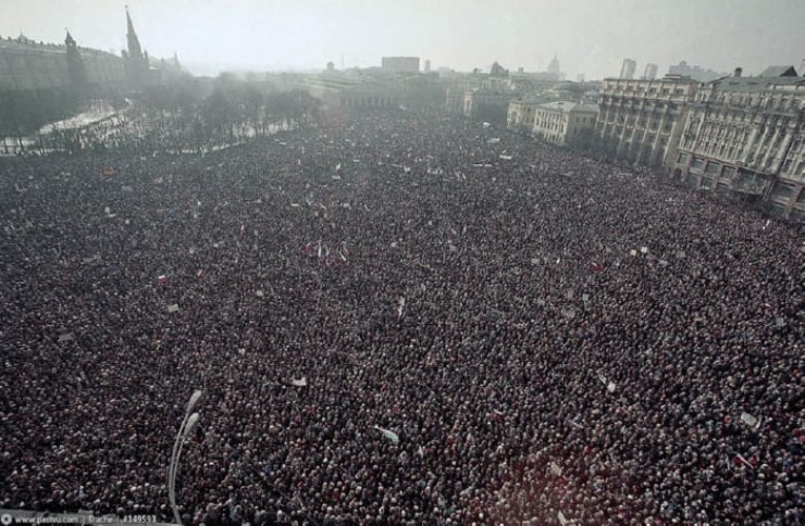 Самый большой митинг в истории России и Советского Союза