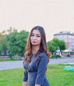 17-летняя Гюнель Дадашова пропала 6 декабря в Нижнеудинске. Девушка пошла вечером на встречу с подружкой, но домой не вернулась. Поиски школьницы не дали результатов, пока один из подозреваемых не признался в убийстве и не показал место, где они спрятали тело. Сотни человек пришли проститься с Гюнель 20 декабря 17-летняя Гюнель Дадашова пропала 6 декабря в Нижнеудинске. Девушка пошла вечером на встречу с подружкой, но домой не вернулась. Поиски школьницы не дали результатов, пока один из подозреваемых не признался в убийстве и не показал место, где они спрятали тело. Сотни человек пришли проститься с Гюнель 20 декабря